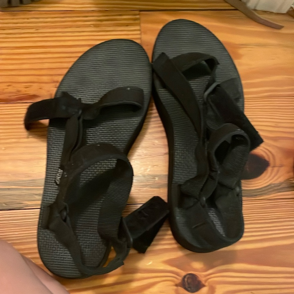 black tevas